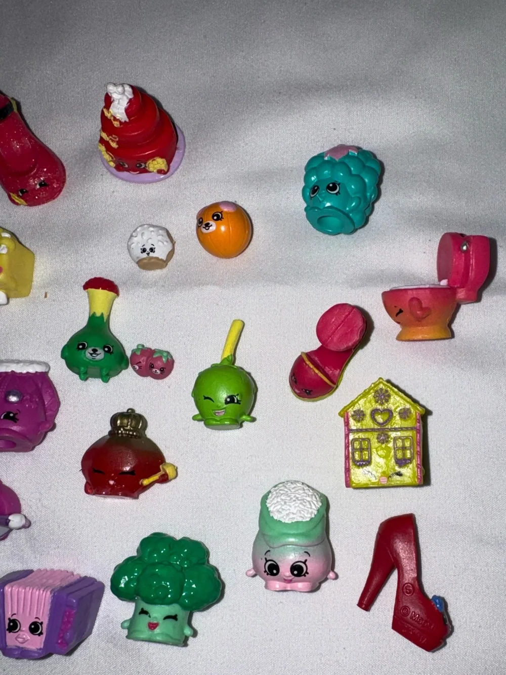Shopkins bundle - Picture 3 of 5